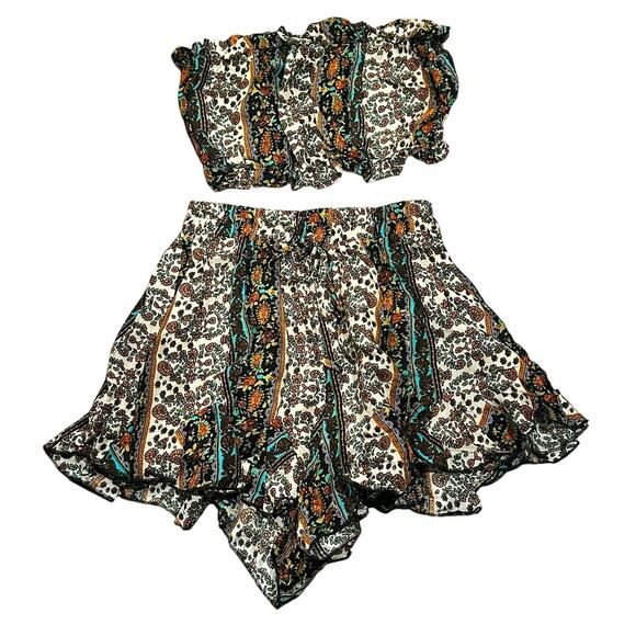 Amable – Tube Ruffle Top and Shorts Set – Size Small - Picture 4 of 4